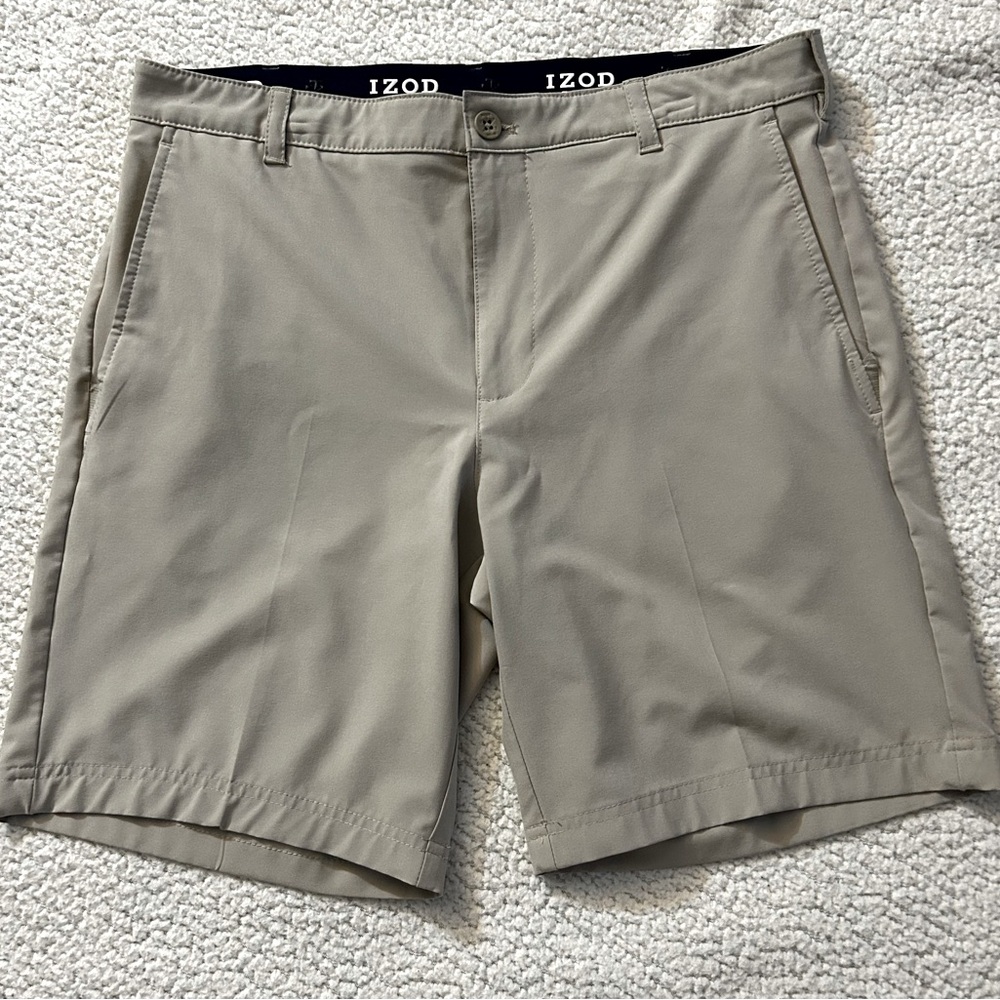 Men’s Izod size 34 golf shorts